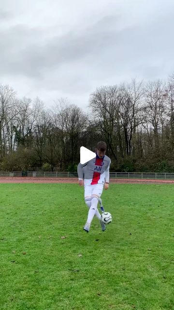 Marvin Roch on Instagram: "LEARN THIS SMOOTH FOOTBALL SKILL!⚽️🔥 #football #soccer #skills #tutorial" Football Skill, Soccer Skills, Football Soccer, Soccer, Football, On Instagram, Instagram, American Football