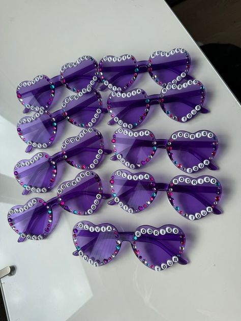 So beatiful Olivia Rodrigo Glasses, Love Heart Glasses, Olivia Song, Concert Date, Diy Glasses, Olivia + Core + Aesthetic, Guts Tour, Heart Glasses, 17th Birthday