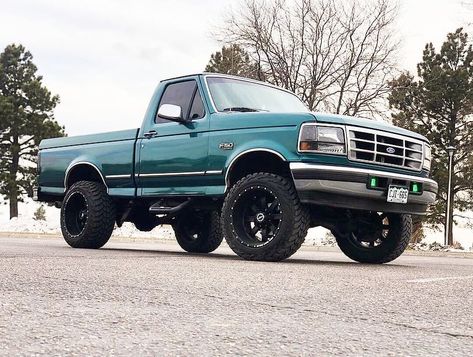 F150 1995, Truck Aesthetic, F150 Lifted, 1995 Ford F150, Obs Ford, Chevy Trucks Older, Truck Life, Ford Trucks F150, Trucks Ford