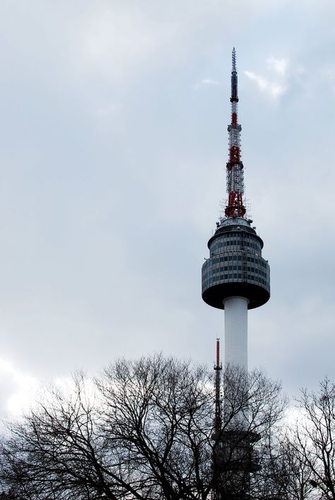 Torre Namsan- South Korea Namsan Tower, Jung Kook, Front View, South Korean, Cn Tower, Lamp Post, South Korea, Seoul, Tower