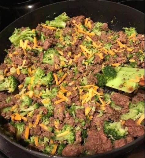 Easy to make Hamburger Broccoli Cheese Melt | Keto Mom Hamburger Broccoli, Keto Prep, Keto Hamburger, Cheese Melt, Garlic Broccoli, Broccoli Stir Fry, Sushi Sandwich, Dinner Bread, Broccoli Cheese