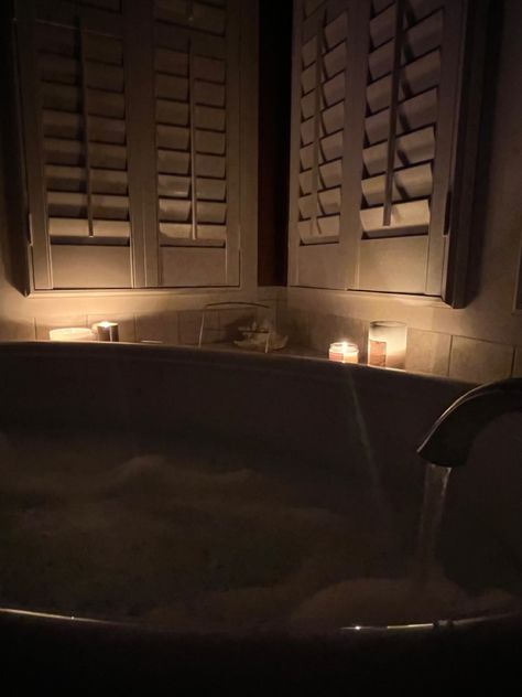 Self Care Aesthetic Dark, Candle Lit Bubble Bath, Feminine Self Care, Bubble Bath Aesthetic, Selfcare Night, Self Care Aesthetic, Bath Aesthetic, Care Aesthetic, Night Routine