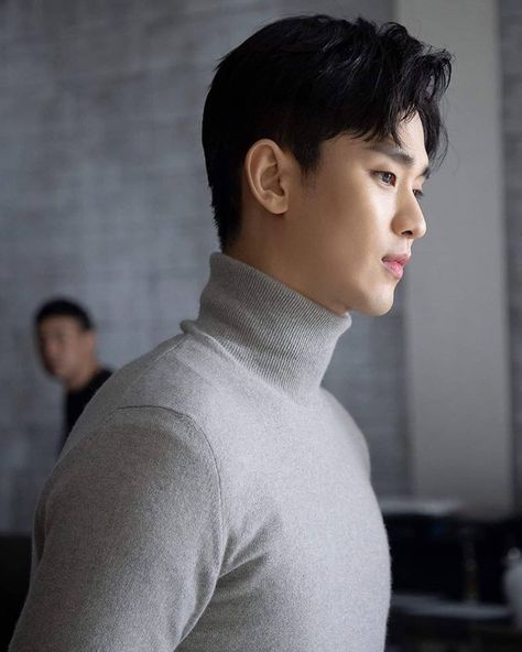 ITS OKAY TO NOT BE OKAY (@itsokaytonotbeokaynetflix) posted on Instagram: “Kim Soo Hyun’s side profile. Yes daddy?! 🤤💖. . . . #KimSooHyun #김수현 #SeoYeJi #서예지 #ItsOkaytoNotBeOkay  #사이코지만괜찮아…” • Aug 20, 2020 at 1:53pm UTC Kim Soo Hyun Abs, Gu Family Books, Kang Ho Song, Charlotte Rose, Captain America Wallpaper, Big Bang Top, Hyun Kim, Yoo Seung Ho, G-dragon