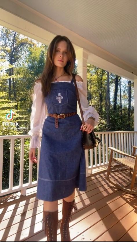 70s Cottagecore Fashion, 70s Denim Dress, Business Casual Outfits Boho, Whimsical Business Casual, Modest 70s Fashion, 70s Western Outfits, 70s Summer Aesthetic Outfits, 70s Spring Fashion, Cottagecore Casual Outfit