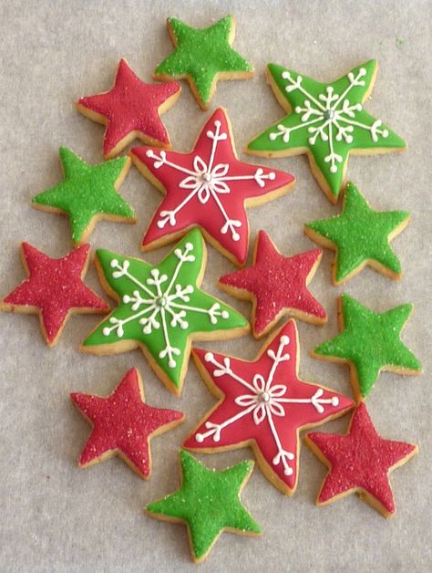 Red Moonrise: Christmas 2012 Cookies Star Christmas Cookies, Star Cookies Decorated, Decorated Biscuits, Biscuit Decorating, Star Sugar Cookies, Decorated Christmas Cookies, Xmas Cookie, Christmas Sugar Cookies Decorated, Cute Christmas Cookies