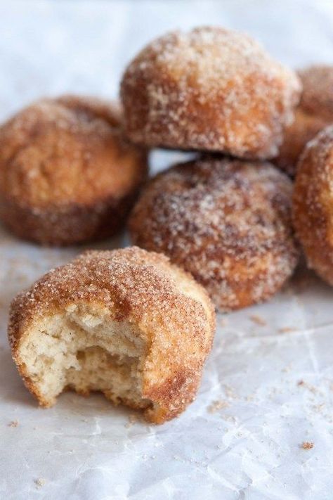 Cinnamon Sugar Breakfast, Breakfast Puffs, Sugar Puffs, Pane Dolce, Sticky Buns, Holiday Breakfast, Köstliche Desserts, Cinnamon Sugar, Sweets Treats