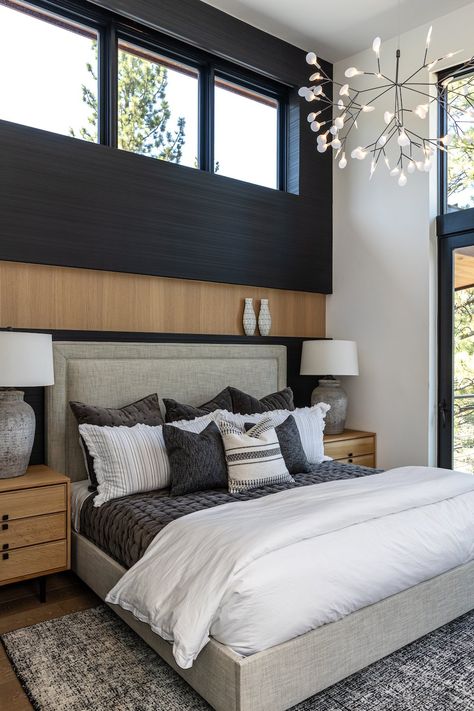 Modern Monochromatic in Tahoe - Mountain Living Mountain Modern Home Interiors, Mountain Home Bedroom, Mountain Bedroom, Modern Cabin Interior, Mountain Home Interiors, Modern Mountain House, Mountain Modern Home, Mountain Interiors, Modern Mountain Home