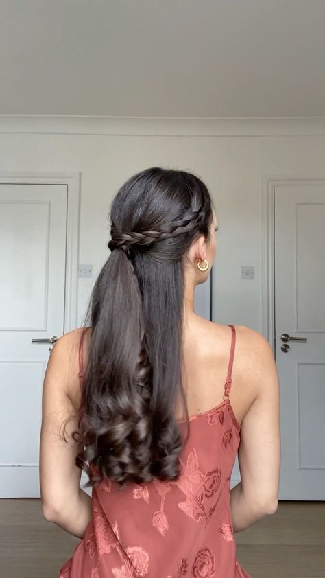 Open Hair Traditional Hairstyle, Hear Style Gril, Hairstyle For Long Open Hair, Simple Dress Hairstyles, Hairstyle For Waist Length Hair, Hairstyles To Do With Saree, Hairstyles For Long Hair For Traditional, Traditional Long Hairstyles, Hairstyle Ideas For Saree Look