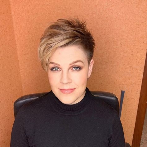 20 Hottest Short Asymmetrical Haircuts Right Now Short Asymmetrical Hairstyles, Short Asymmetrical Haircut, Asymmetrical Haircuts, Asymmetrical Pixie Haircut, Edgy Short Haircuts, Asymmetrical Pixie Cuts, Asymmetrical Haircut, Short Dark Hair, Pixie Cut With Bangs