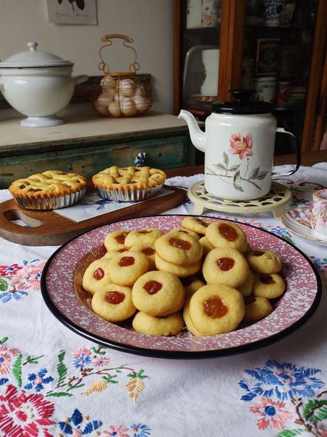 Cooking With Grandma Aesthetic, Cottagecore Cooking Aesthetic, Cluttercore Kitchen, Cozy Nature, Cozy Cottagecore, Food Cookies, Think Food, Happy Memories, Food Obsession