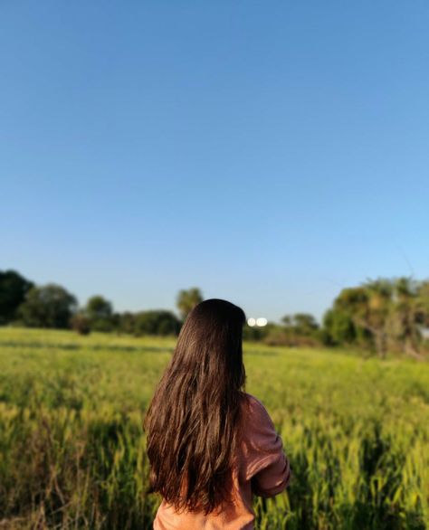 Farmhouse time Farmhouse Photography Poses, Farmhouse Photography, Strong Girls, Photography Poses, For Girls, Farmhouse, Long Hair Styles, Songs, Hair Styles