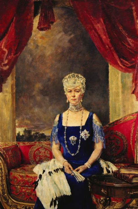 Queen Mary (1867-1953) | in a portrait that is part of the Royal Collection Trust. She was a magpie of a Queen and we have her to thank for the documentation the accompanies the the jewels of the current Queen. Royal Family Portrait, Rainha Elizabeth Ii, Royal Collection Trust, Queen Alexandra, Elisabeth Ii, British Royal Families, The Royal Collection, Isabel Ii, Queen Of England