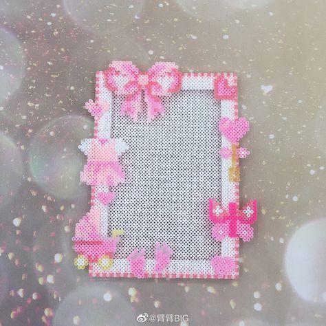 Kawaii Pearl Beads, Perler Bead Photocard Holder, Perler Bead Phone Stand, Peeler Bead Picture Frame, Picture Frame Perler Beads, Perler Bead Frame Pattern, Coquette Perler Beads, Y2k Perler Beads, Perler Bead Light Switch Frames