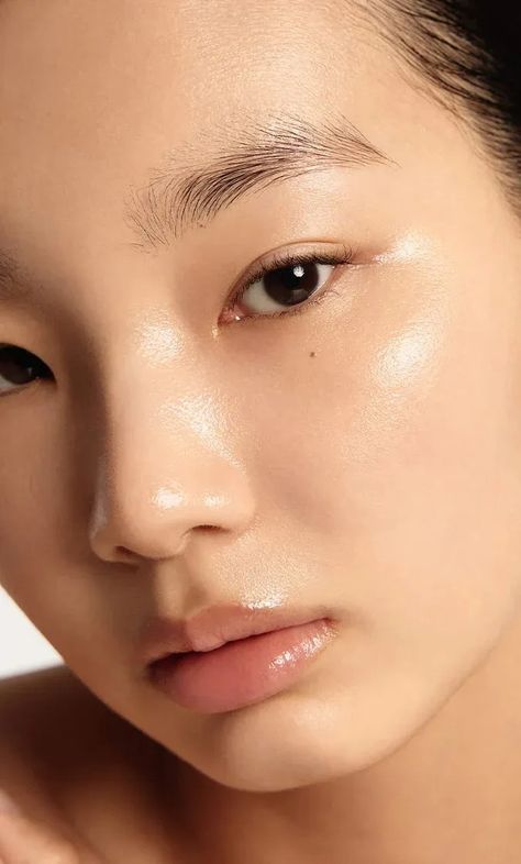 26 Best Korean Skin-Care Products of 2024 to Buy on Amazon Prime Day | Vogue Korean Skincare Brands, Best Korean Skincare Products, Brightening Skincare, Soko Glam, Skin Care Business, Skin Essence, Skin Model, Peach And Lily, Skin Benefits