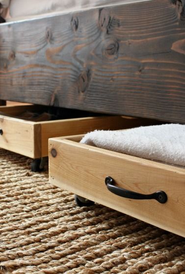 DIY Cedar Underbed Storage Apartment Organization Diy, Under Bed Storage Bins, Diy Storage Bed, Storage Solutions Bedroom, Bedroom Organization Storage, Underbed Storage, Diy Storage Boxes, Apartment Organization, Beautiful Storage