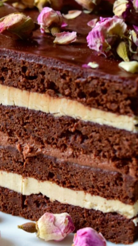 Opera Cream Cake Recipe, Chocolate Opera Cake, Opera Cream Cake, Caramel Espresso Cake, Opera Cake Recipe, Chocolate Espresso Cake Recipe, Chocolate Cake Janes Patisserie, Chocolate Cake With Espresso Buttercream, Christmas Eyeshadow Looks