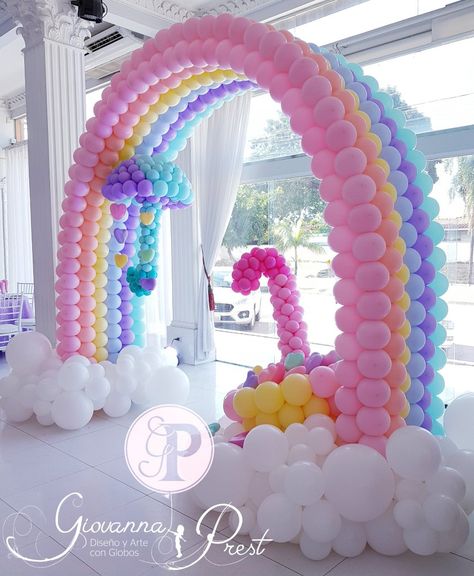 Care Bears Birthday Party, Rainbow Themed Birthday Party, Unicorn Birthday Party Decorations, Care Bear Birthday, Idee Babyshower, Unicorn Themed Birthday Party, Girl Birthday Decorations, Diy Balloon Decorations, Birthday Party Theme Decorations