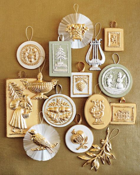 Using paperclay modeling material and wooden springerle molds Martha Stewart Christmas, Easy Christmas Ornaments, Diy Christmas Ornament, Festival Diy, Christmas Ornaments Homemade, Christmas Ornament Crafts, Handmade Christmas Ornaments, Diy Christmas Tree, Homemade Christmas