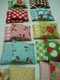 Lunchbox Accessories, Cold Bag, Diy Fabric Crafts, Bag Holders, Hot Cold Packs, Sewing Things, Lori Holt, Rice Bags, Sewing Diy