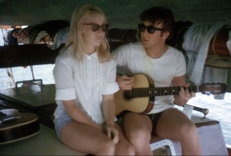 May Pang And John Lennon, John And Cynthia, John Lennon And May Pang, John Lennon And Cynthia Powell, 70s Couple, John Lennon And Cynthia, Papeete Tahiti, Cynthia Lennon, Hold On John Lennon