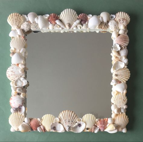 Scallop Shell Craft, Beach Hut Decor, Mirror Unique, Mirrors Uk, Beach Themed Crafts, Seashell Mirror, Diy Beach Decor, Mirror Frame Diy, Shell Mirror