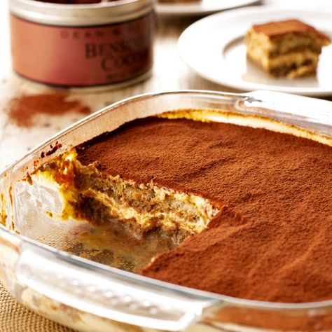 Nigella's tiramisu is an elegantly buff-tinted, creamy-toned variant of the punchy original. Baileys Tiramisu, Nigella Lawson Recipes, Tiramisu Recipe, Baileys Irish Cream, Nigella Lawson, Irish Recipes, Irish Cream, Baklava, Trifle