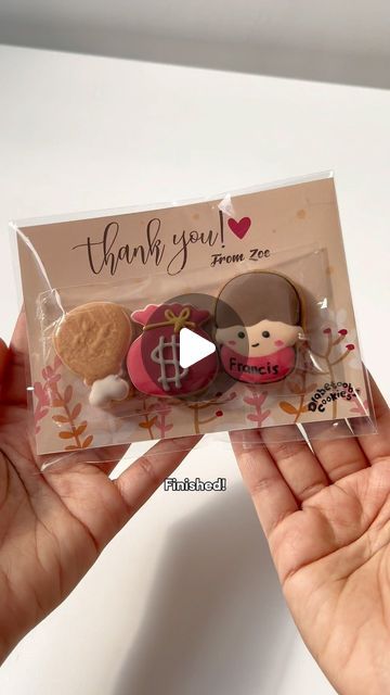 Diy Cookies Packaging, Cute Cookie Packaging Ideas, Cookies Packaging Ideas Diy, Chocolate Packing Ideas Gift Homemade, Cookies Packing Ideas, Small Gift Packing Ideas, Sugar Cookie Packaging Ideas, Dessert Packaging Ideas, Cookie Gifts Packaging Ideas