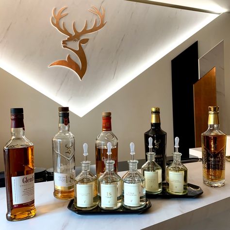 Glenfiddich 'The Grand Appartement' - The Whisky Shop Paris Blog Whisky Shop, Bar Design, Golf, Cafe, Paris, Bar, Design