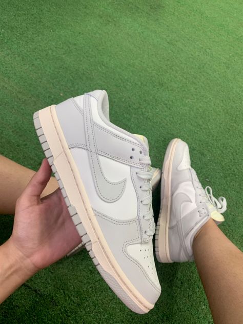 Nike Dunk Low Light Bone, Dunk Low Light Bone, Shoes Store, Sb Dunk Low, Shoe Inspo, Sb Dunk, School Fits, Nike Dunk Low, Low Light