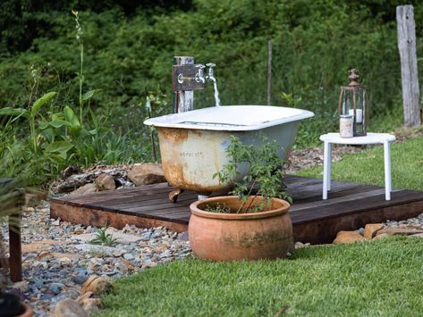 Bathtub beauty: 16 outdoor bathtubs worth travelling for Outside Bathtub, Sunken Bathtub, Eco Cabin, Bush Garden, Outdoor Bathtub, Outdoor Bathroom Design, Outdoor Baths, Stone Bathtub, Tub Time