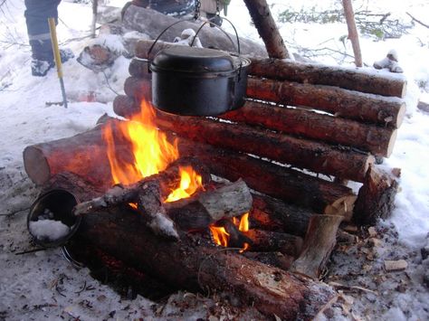 bushcraft fireplace | Trip report; advanced arctic survival course. - Hammock Forums ... Bushcraft Backpack, Bushcraft Shelter, Bushcraft Skills, Bushcraft Camping, Survival Shelter, Wilderness Survival, Survival Food, Camping Survival, Survival Prepping