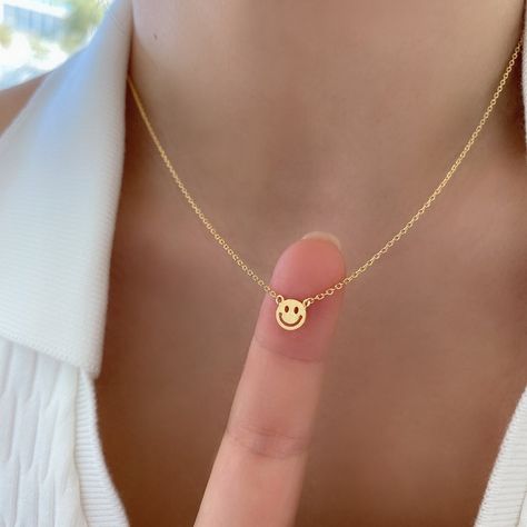 Smiley Face Necklace 18K Gold Dipped Silver Rose Gold Smile - Etsy Smiley Face Necklace, Mint Jewelry, Real Gold Necklace, Preppy Jewelry, Face Jewellery, Face Necklace, Gold Jewelry Simple Necklace, Gold Rings Fashion, Gold Jewelry Simple