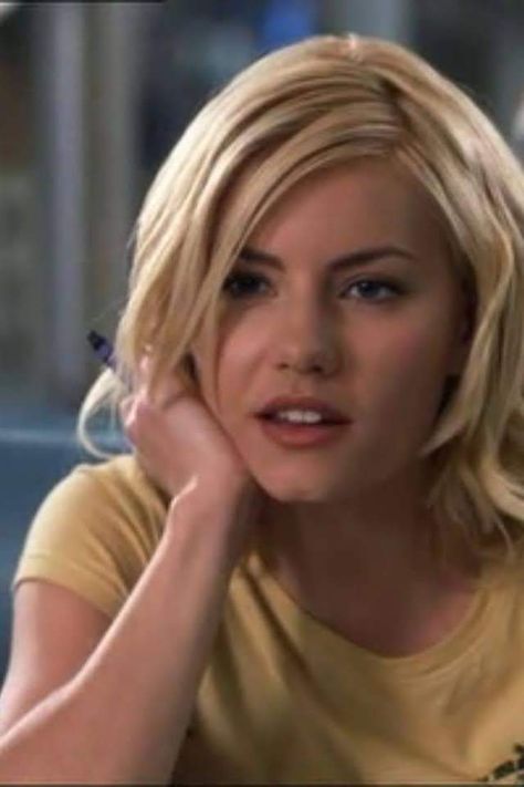 Elisha Cuthert Elizabeth Cuthbert, Girl Next Door Movie, The Girl Next Door 2004, Teenage Movies, Elisha Cuthbert, Romantic Comedy Movies, The Girl Next Door, Celebrity Tattoos, Hollywood Fashion