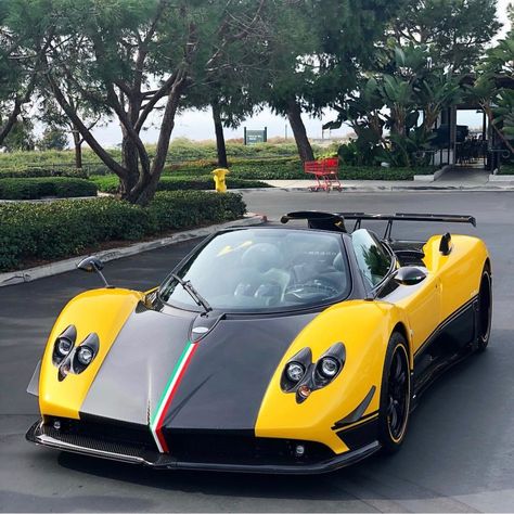 Pagani Zonda Cinque, Pagani Car, Pagani Zonda, Lovely Car, Pagani Huayra, Cool Car Pictures, Lamborghini Cars, Old School Cars, Italian Cars