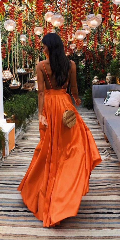 21 Chic Summer Wedding Guest Dresses | Wedding Dresses Guide November Wedding Guest Outfits, Summer Wedding Guest Dresses, Beach Wedding Guests, Beach Wedding Guest Dress, Summer Wedding Guest, Wedding Dress Guide, Summer Wedding Guests, Outfit Chic, Summer Wedding Outfits