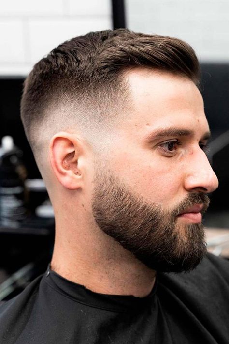 Best Comb Over Fade Haircuts For Trendy Gents With Good Taste ★ Small Haircut For Men, Skin Fade Comb Over, Stubble Beard Styles, Medium Skin Fade, Small Hair Cut, Longer Fringe, Comb Over Fade Haircut, Short Comb Over, Short Hair With Beard