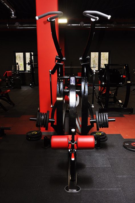 Barn Gym, Red Accent Wall, Red Ceiling, House Gym, Gym Interior, Red Pictures, Gym Design, Gym Inspiration, Exercise Fitness