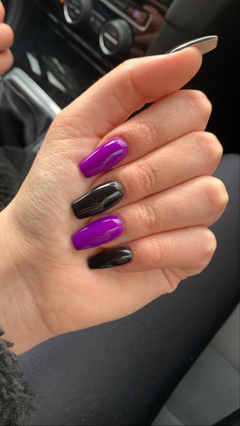 Violet And Black Nails, Black And Purple Nails Coffin, Black And Violet Nails, Dark Purple And Black Nails, Bill Cypher, Hoco Nails, Violet Nails, Horror Nails, Black Coffin Nails