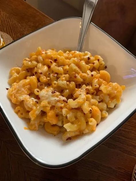 Bake Mac, Cheese Aesthetic, Eating Photography, Baked Mac, Food Goals, Food Is Fuel, Food Obsession, Interesting Food Recipes, Cafe Food