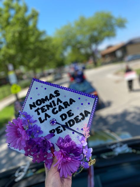 Spanish Graduation Cap Ideas Funny, Graduation Cap Designs Spanish Quotes, Cap Decoration Graduation In Spanish, Senior Cap Ideas Spanish, Grad Cap Designs Spanish, Cap Quotes Graduation Spanish, Grad Cap Ideas In Spanish, Grad Cap Ideas Latina, Grad Caps Spanish