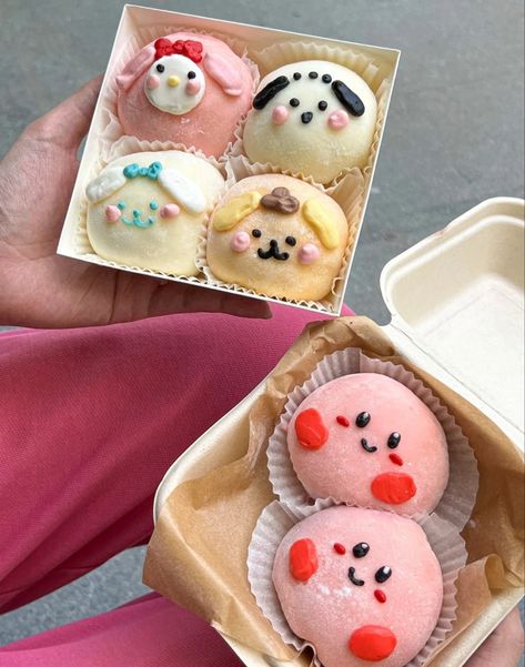 Japanese Kawaii Food, Mochi Design, Mochi Aesthetic, Mochi Cute, Best Disneyland Food, Cute Mochi, Mochi Recipe, Cute Bakery, Mochi Ice Cream