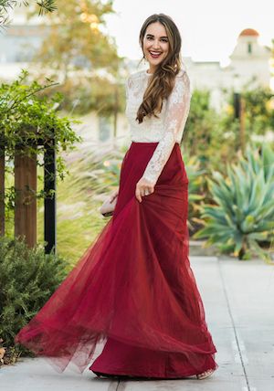 lace top and burgundy skirt Red Tulle Skirt, Lavender Outfit, Red And White Outfits, Tulle Skirts Outfit, Red Lace Top, Tulle Bridesmaid, Skirt Tulle, Burgundy Skirt, Tulle Maxi Skirt