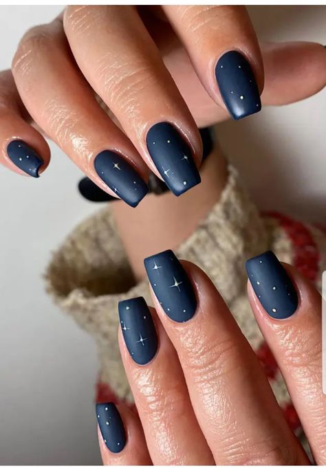 Nail Art Funky, Short Winter Nails, Navy Nails, August Nails, Art Funky, October Nails, Christmas Blue, Matte Nails Design, Beachy Vibes