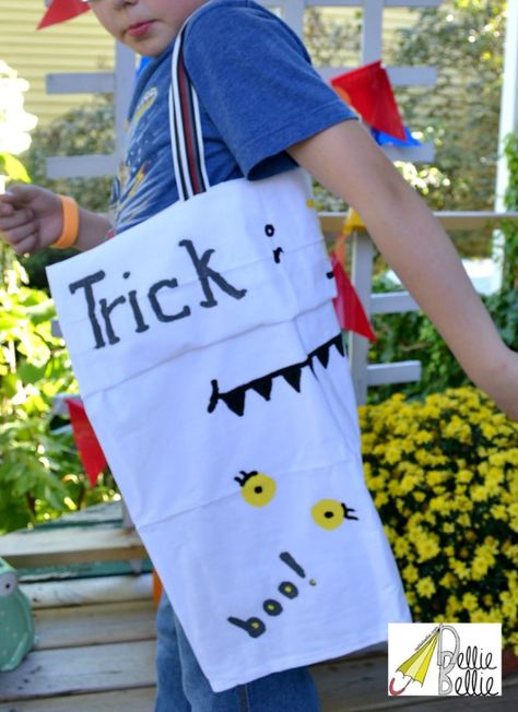 Trick or treat bag; quick and easy no-sew from NellieBellie Pillowcase Bag, Quick Crafts, Halloween Bags, Trick Or Treat Bags, Trick Or Treater, No Sew, Treat Bags, Girl Scouts, Trick Or Treat