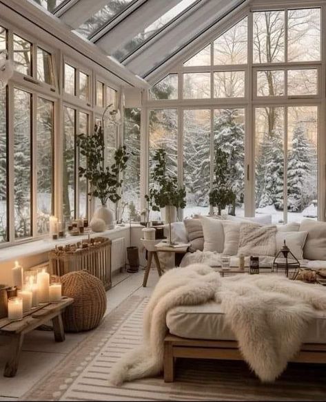 Indoor Sunroom Ideas, Indoor Sunroom, Conservatory Design, Sunroom Decorating, Sunroom Designs, Home Greenhouse, Stil Boho, Winter House, Beautiful Space