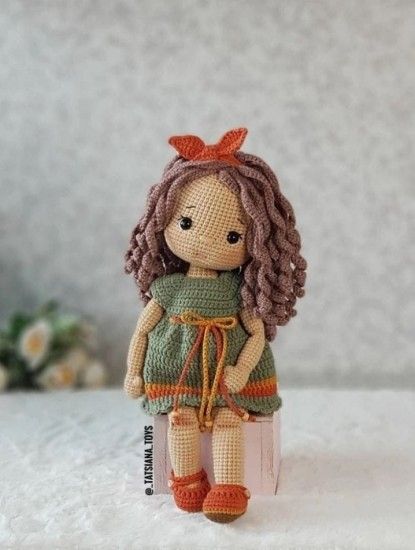 How to Make an Amigurumi Flower Look Doll Crochet Doll Clothes Free Pattern, Doll Amigurumi Free Pattern, Doll Patterns Free, Crochet Doll Tutorial, Crochet Tutorial Pattern, Crochet Fairy, Crochet Doll Dress, Yarn Dolls, Crochet Dolls Free Patterns