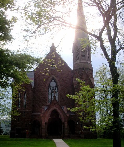 Memorial Chapel at Wesleyan University. Wesleyan University, Liberal Arts College, Retro Trainers, College List, Summer Plans, Online College, Liberal Arts, College Campus, University Campus