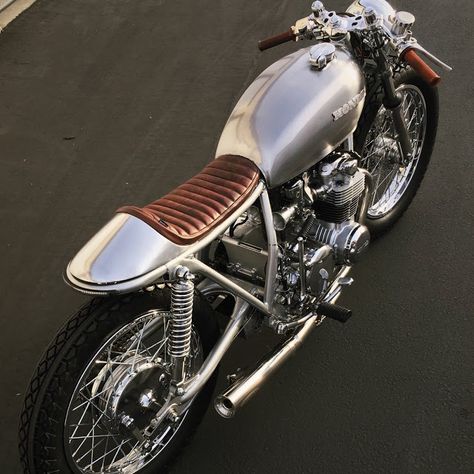 HONDA CB550 "AMBER" - RocketGarage - Cafe Racer Magazine Cb550 Cafe Racer, Cb 450, Cafe Racer Design, Cb 750, Cafe Racer Build, Custom Cafe Racer, Cafe Racer Bikes, Honda (motorcycle), Mens Gear