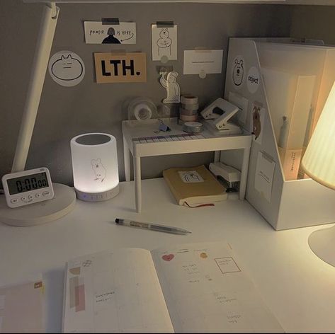 soft pastel light cream dark cream aesthetic aesthetics desk study revise minimalist ethereal korean uzzlang y a a r a > s t u d y w i t h m e Hw Motivation, Saturns Rings, Aesthetics Study, Desk Tour, Study Desk Decor, Study Corner, Desk Inspo, Desk Inspiration, Study Room Decor