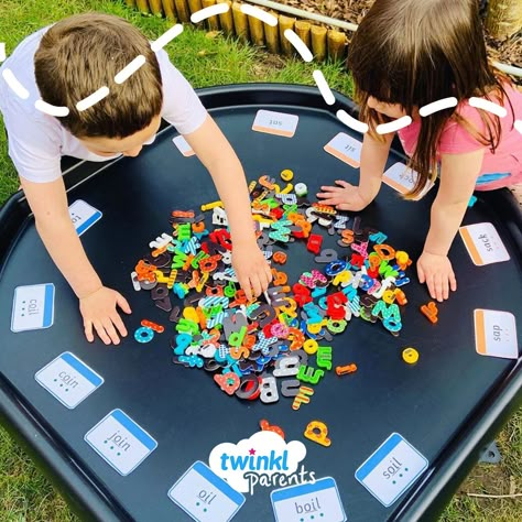 Tuff Tray Writing Ideas, Reading Tuff Tray Ideas, Tuff Tray Ideas Ks1, Eyfs Phonics Activities, Phonics Eyfs, Phonic Activities, Reception Tuff Tray Ideas, Tuff Spot Ideas, Writing Tuff Tray Ideas